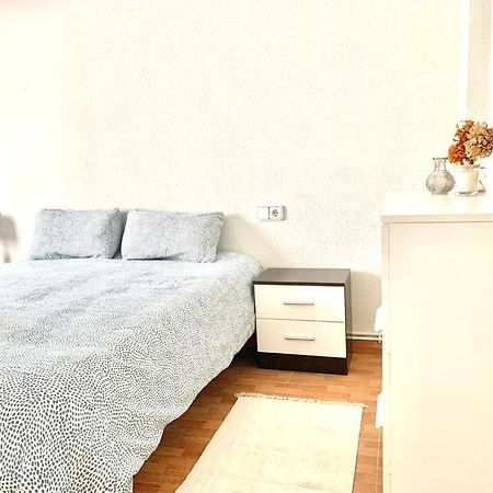 Apartamento A 200 Metros Paseo Zorrilla Valladolid Exterior photo